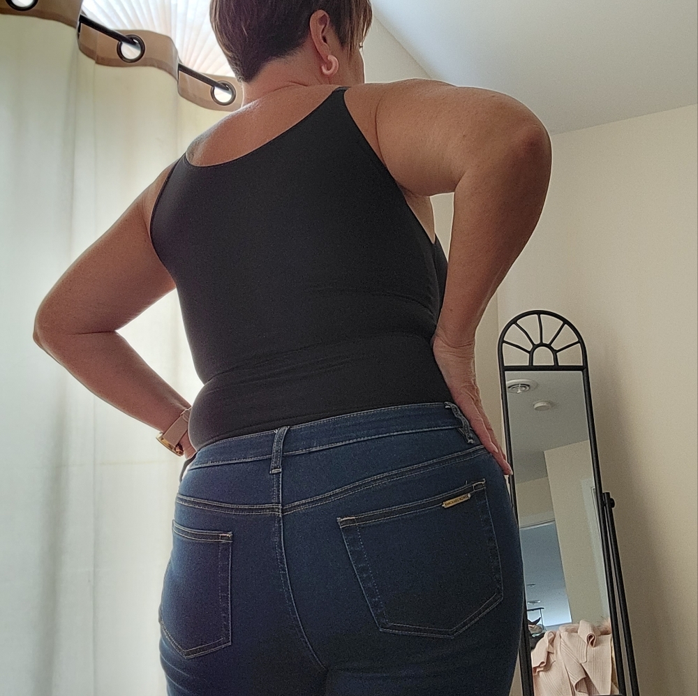 Jeans - Picture 2 of 3